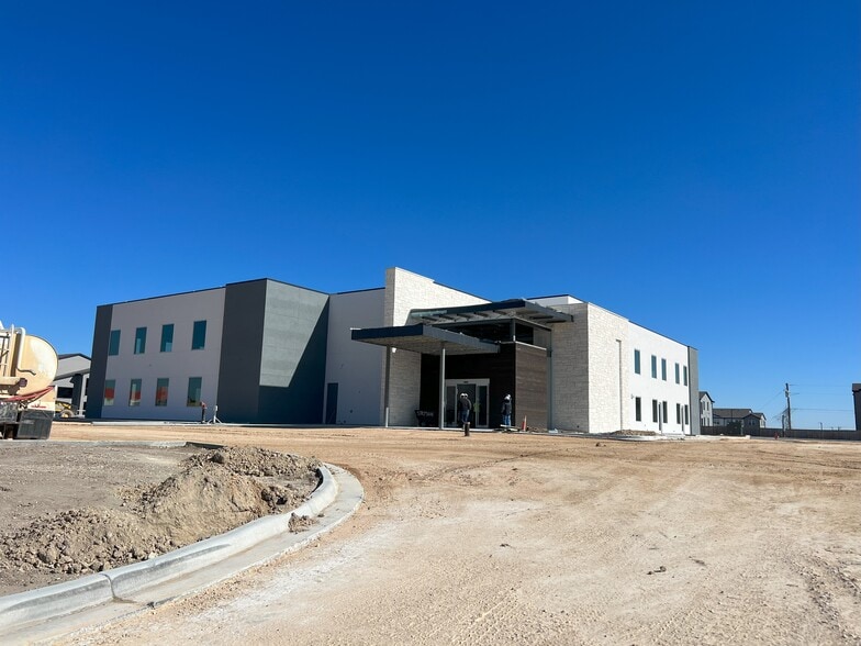 201 E Wilco Hwy, Hutto, TX for lease - Building Photo - Image 3 of 8