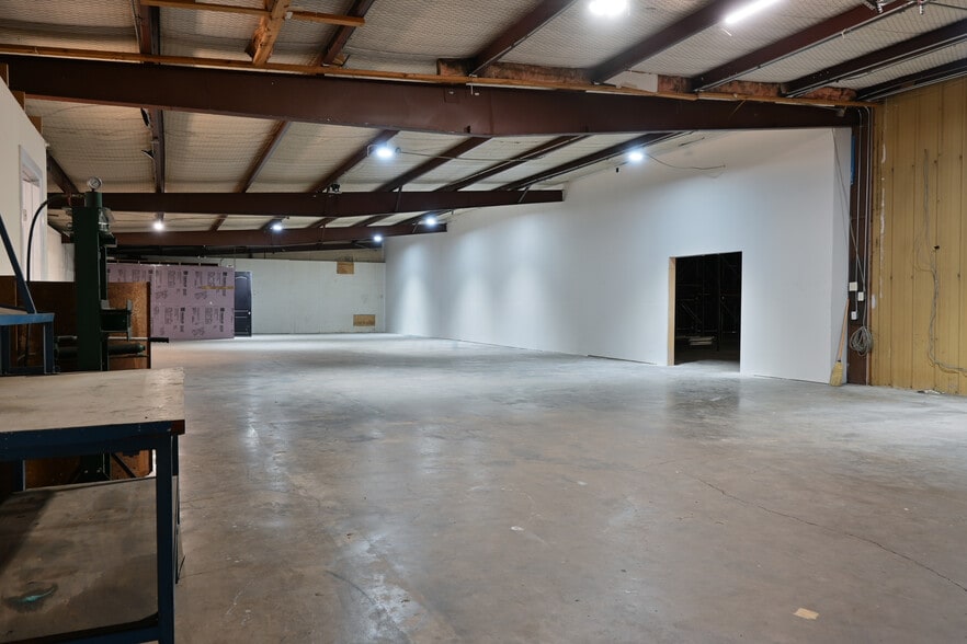 223 W Danieldale Rd, Dallas, TX for sale - Building Photo - Image 3 of 20