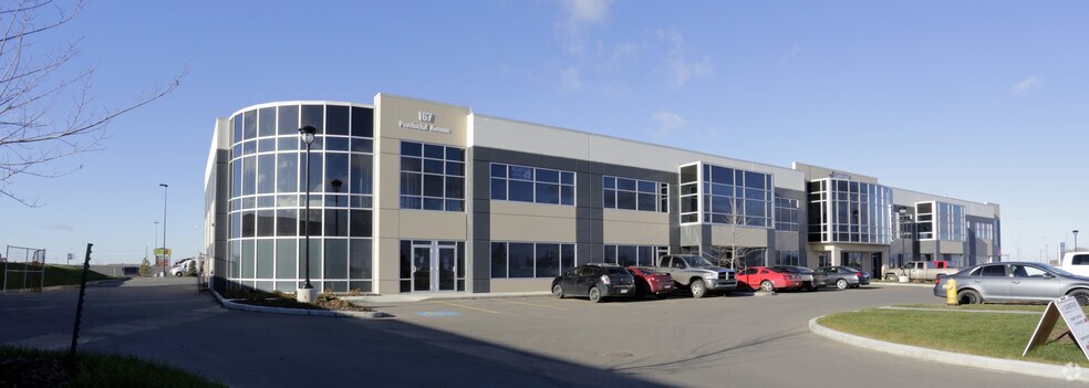 167 Provincial Ave, Sherwood Park, AB à louer - Photo du bâtiment - Image 2 de 7