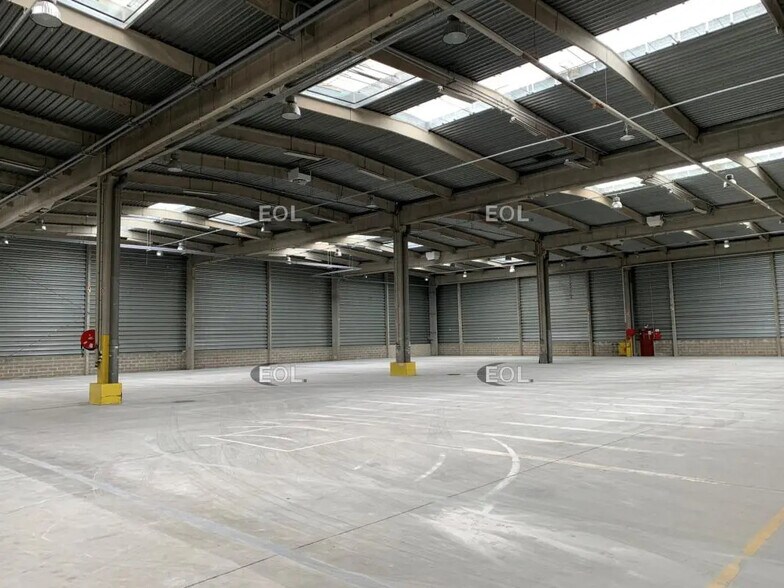 Industrial in Sucy-en-Brie for lease - Building Photo - Image 2 of 7