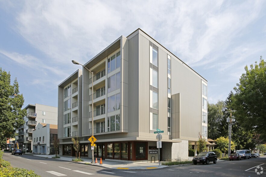 4110 NE Martin Luther King Jr Blvd, Portland, OR à louer - Photo du bâtiment - Image 2 de 3