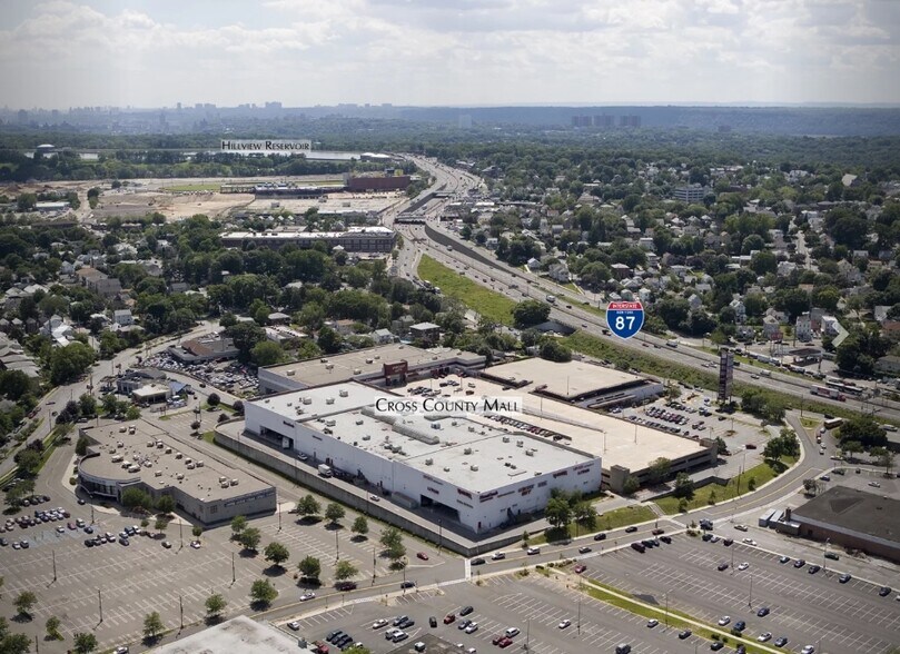 6 Mall Walk, Yonkers, NY à louer - Photo principale - Image 2 de 6