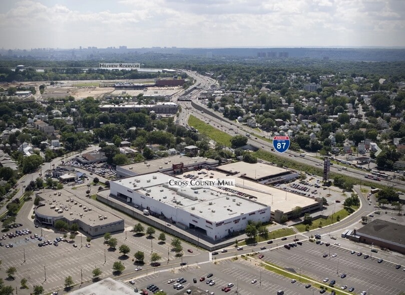 6 Mall Walk, Yonkers, NY for lease - Primary Photo - Image 2 of 6