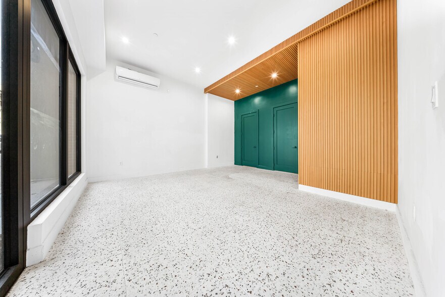 37-29 32nd St, Long Island City, NY à louer - Photo du bâtiment - Image 2 de 13