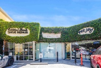 Plus de détails pour 131-147 Barrington Ave, Los Angeles, CA - Commerce de détail à louer