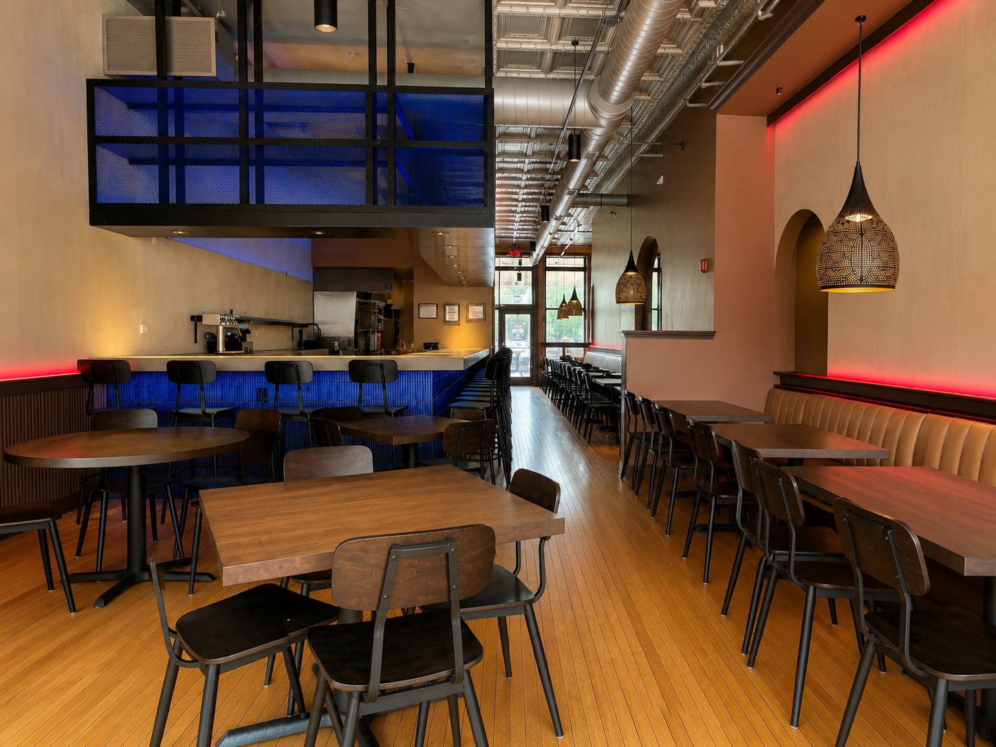 120 W Main St, West Dundee, IL for lease Interior Photo- Image 1 of 8