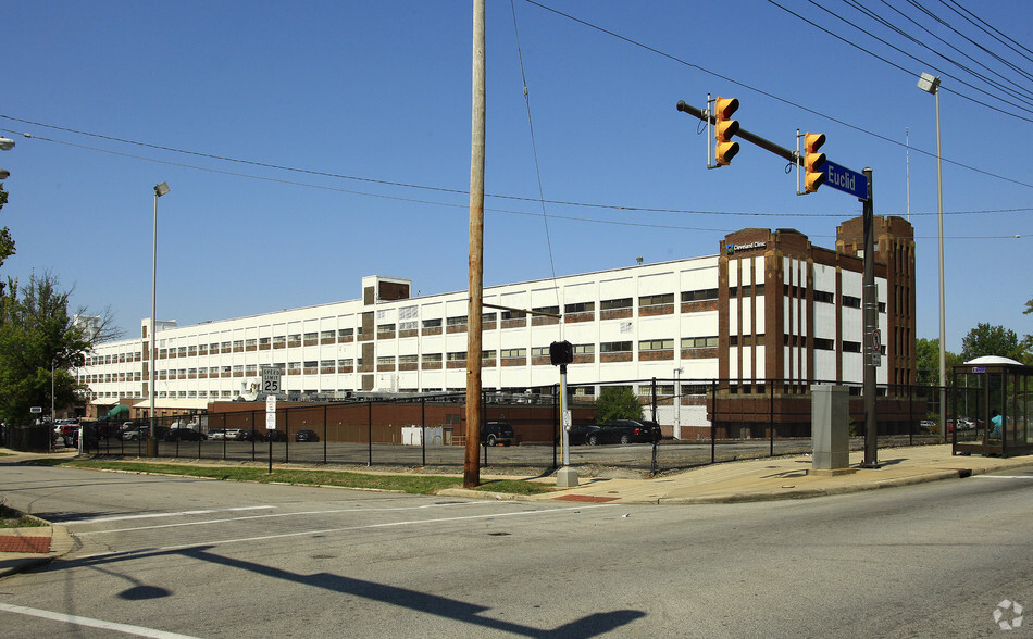 17325 Euclid Ave, Cleveland, OH for sale - Primary Photo - Image 1 of 1