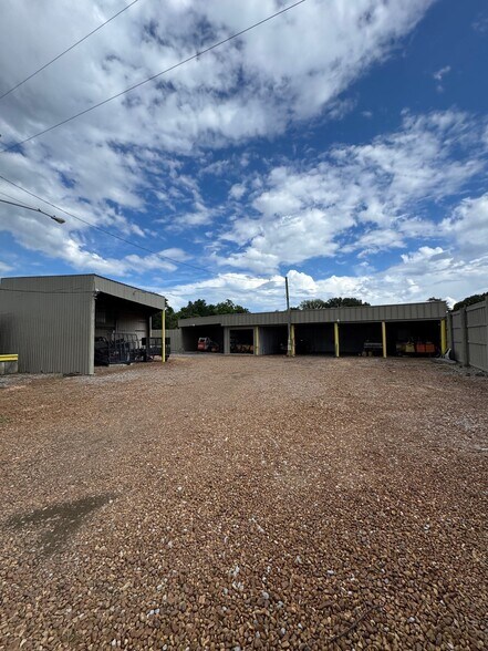 2318 Antioch Pike, Antioch, TN à louer - Photo du bâtiment - Image 2 de 8