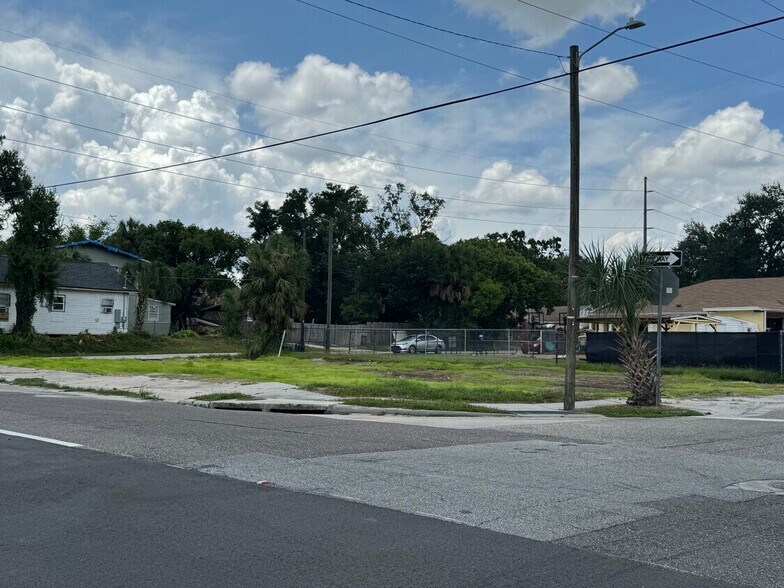 2804 E Columbus Dr, Tampa, FL à vendre - Photo principale - Image 1 de 6