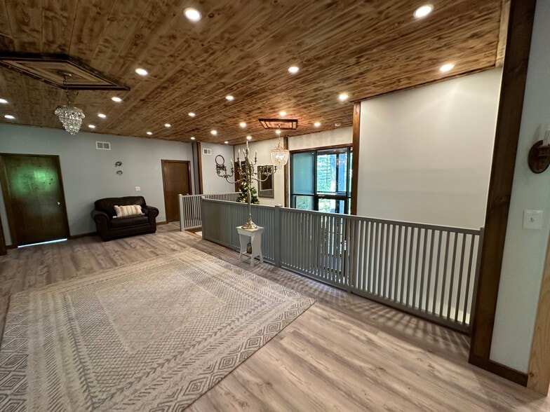 22 Interstate Dr, Somersworth, NH for lease - Building Photo - Image 3 of 22