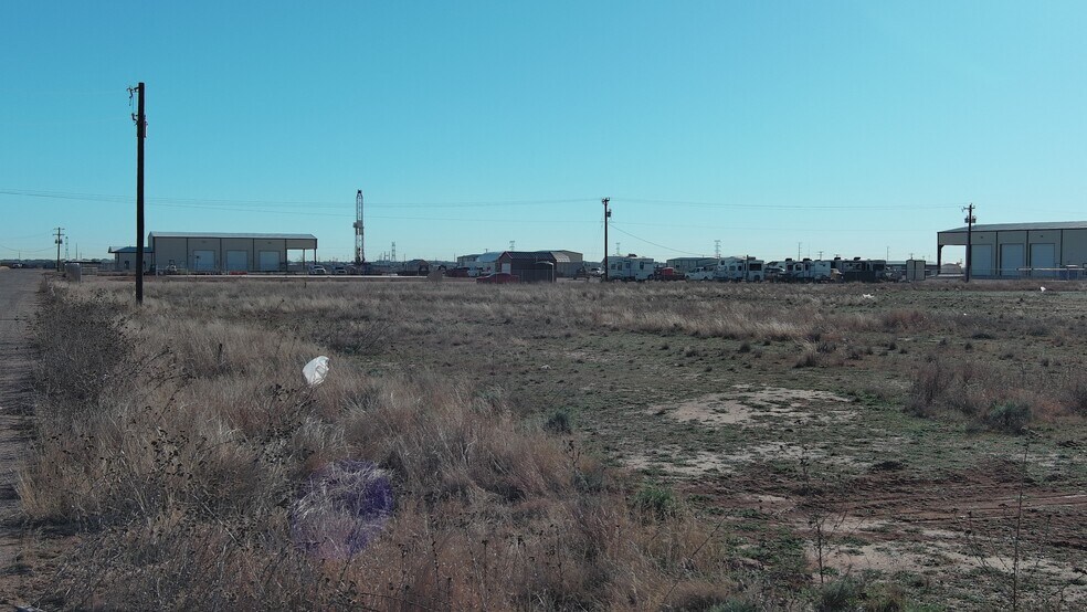 1506 CR-1103, Midland, TX à vendre - Photo du bâtiment - Image 2 de 15