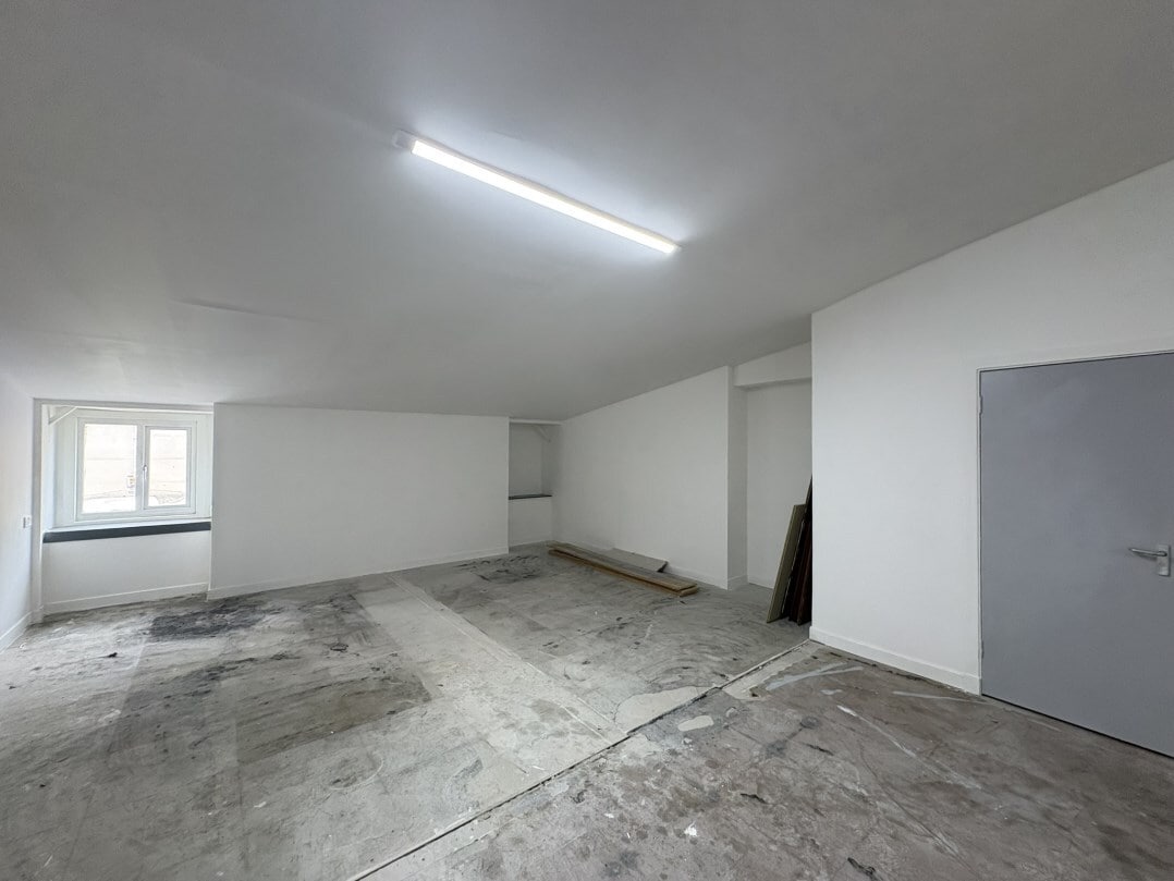 108 Salamander St, Edinburgh for lease Interior Photo- Image 1 of 8