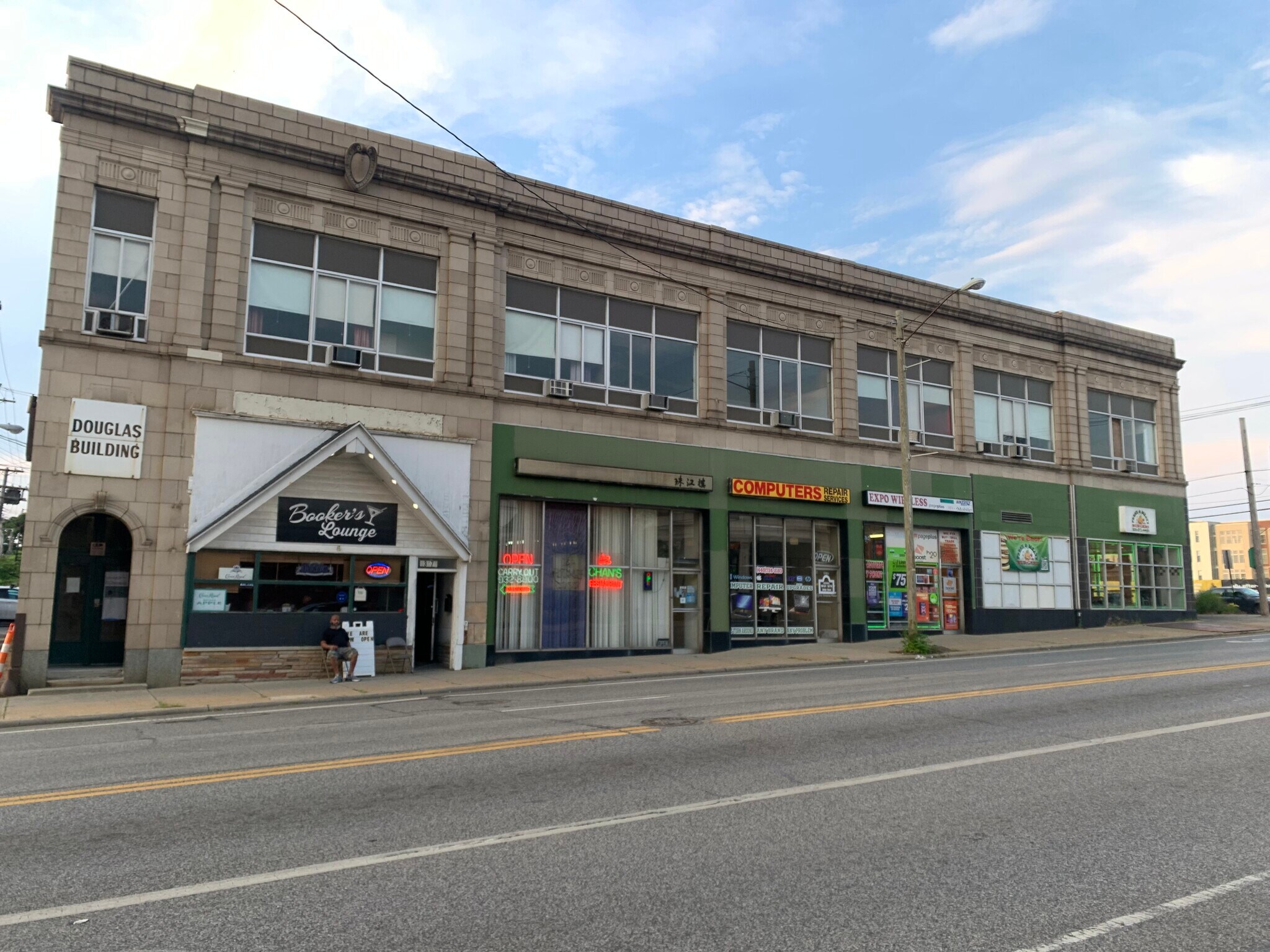 2140 Lee Rd, Cleveland Heights, OH à vendre Photo du bâtiment- Image 1 de 1