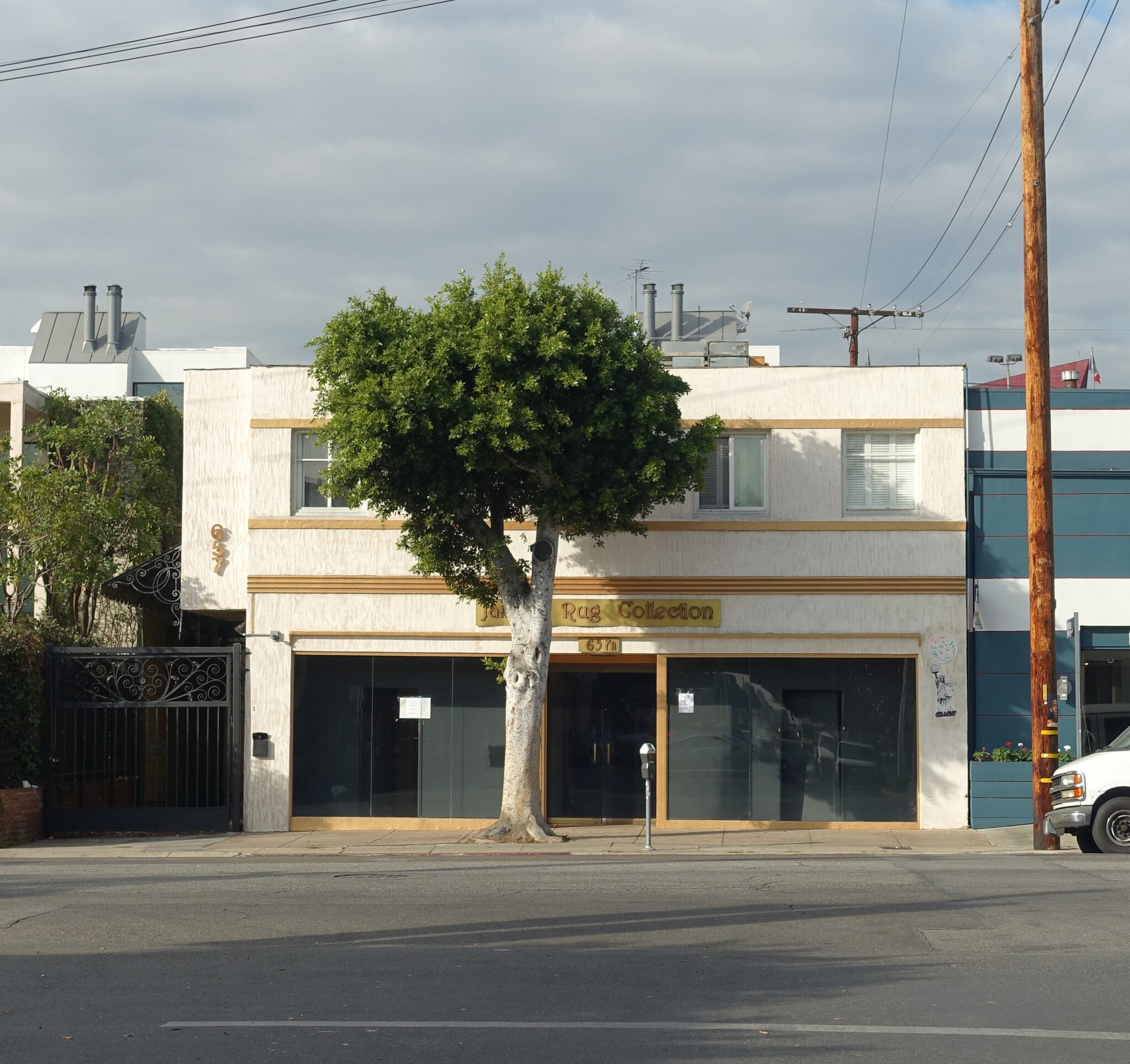 657 N La Cienega Blvd, Los Angeles, CA à louer Photo du bâtiment- Image 1 de 4