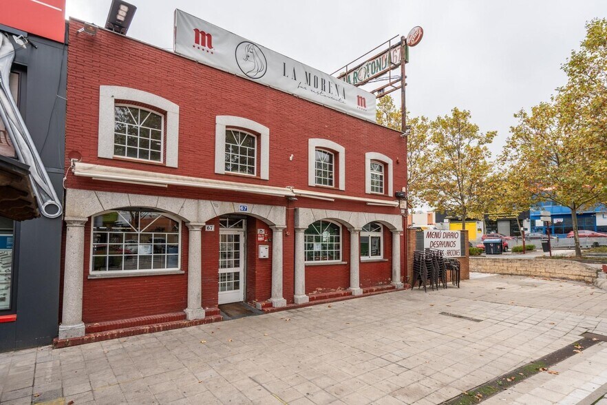 Commerce de détail dans Collado Villalba, Madrid à vendre - Photo du bâtiment - Image 2 de 5