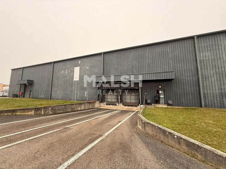 Flex in Saint-André-de-Corcy for lease - Building Photo - Image 2 of 5