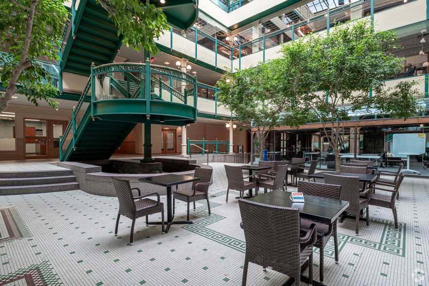 43 Main St SE, Minneapolis, MN à louer - Hall d’entrée - Image 2 de 14