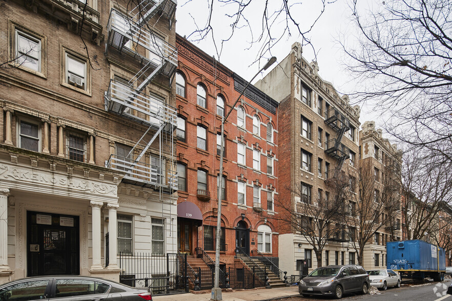 137 W 111th St, New York, NY for sale - Primary Photo - Image 1 of 1