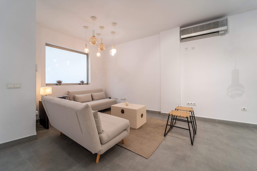 Retail in Marbella for sale - Building Photo - Image 2 of 18