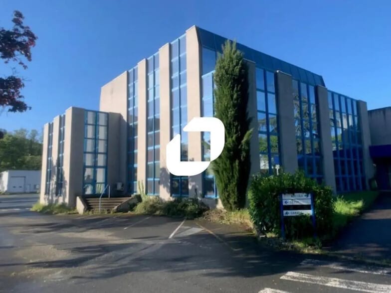 13 Chemin Des Près Secs, Civrieux-d'Azergues for lease - Building Photo - Image 1 of 31