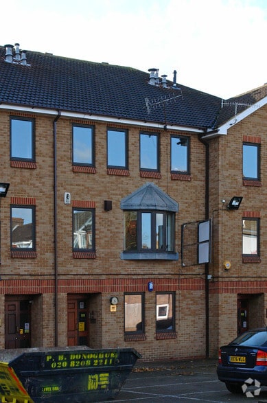 58 Station Rd, Harrow à vendre - Photo du bâtiment - Image 2 de 3