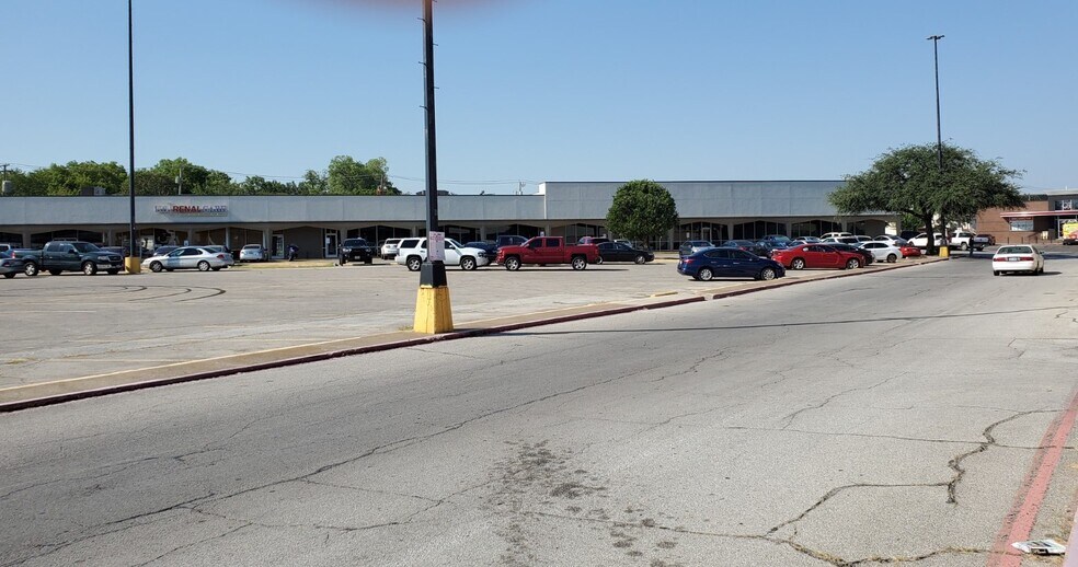 5015-5159 Granbury Rd, Fort Worth, TX à louer - Photo du bâtiment - Image 2 de 9