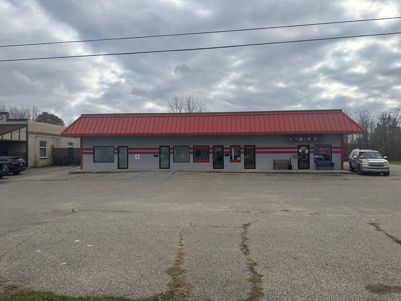 1270 E Columbia Ave, Battle Creek, MI for lease - Building Photo - Image 2 of 11