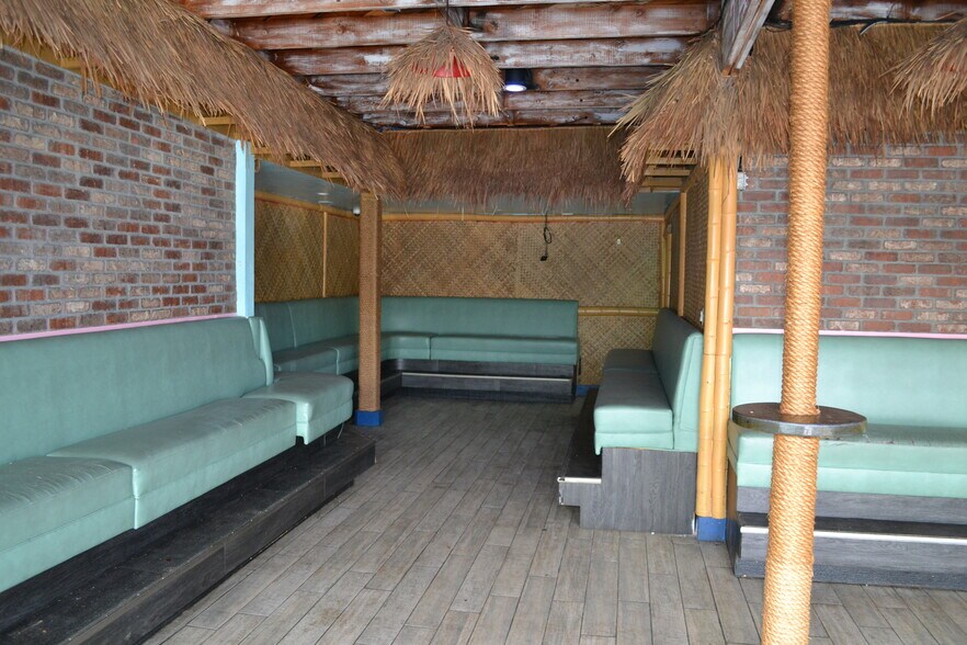 1050 Garnet Ave, San Diego, CA à louer - Photo du bâtiment - Image 2 de 8