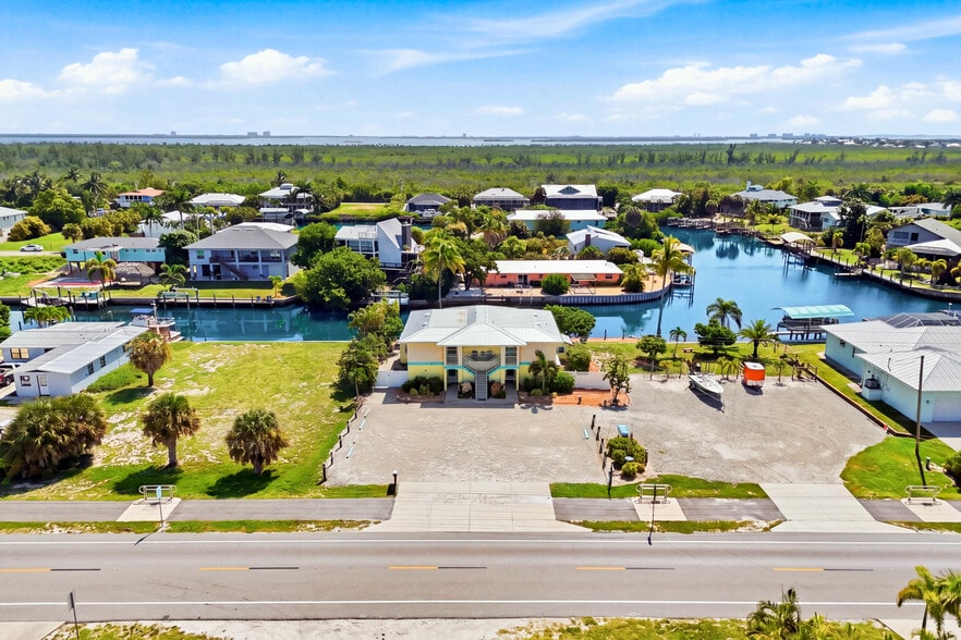 3226 Stringfellow Rd, Saint James City, FL for sale - Building Photo - Image 1 of 78