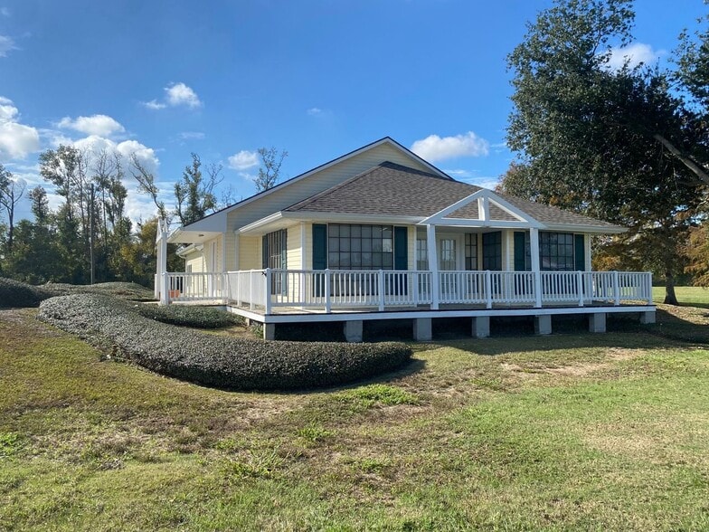 669 Belle Terre Blvd, La Place, LA à louer - Photo du bâtiment - Image 3 de 23