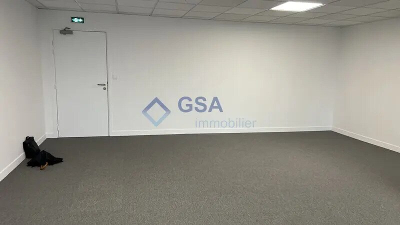 Office in Évry-Courcouronnes for lease - Interior Photo - Image 2 of 2