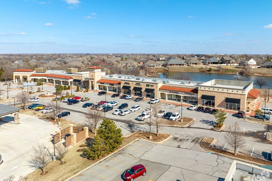 15300 N Western Ave, Edmond, OK à louer - Aérien - Image 3 de 4