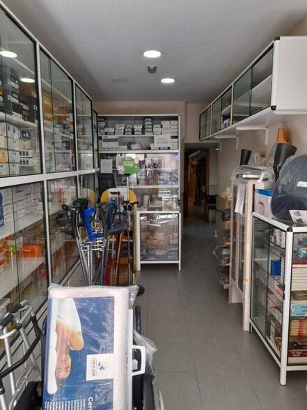 Retail in Cáceres, Cáceres for sale - Building Photo - Image 2 of 5