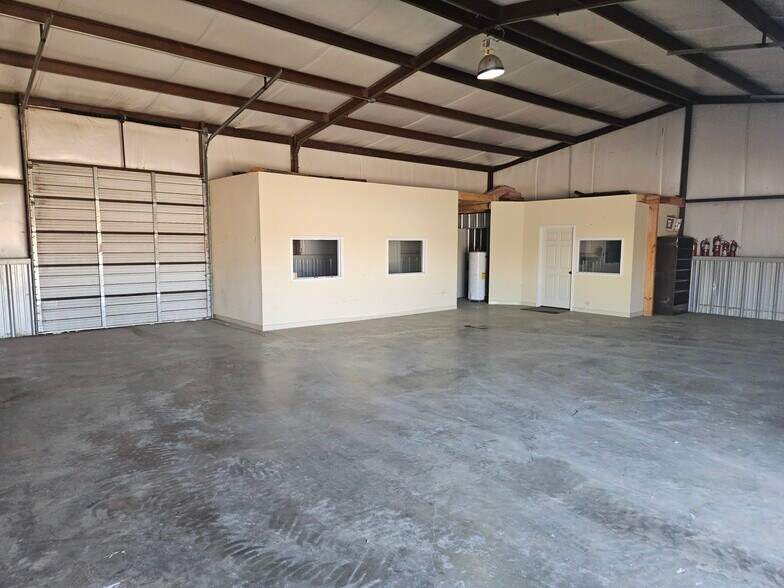 5750 Little Rd, Fort Worth, TX à louer - Photo intérieure - Image 2 de 3