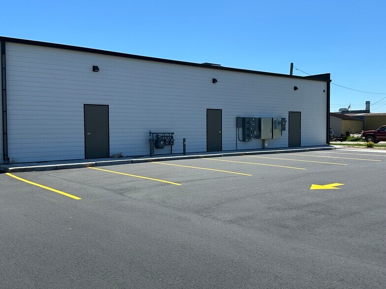 3810 Calumet Ave, Manitowoc, WI à vendre - Photo du bâtiment - Image 2 de 4