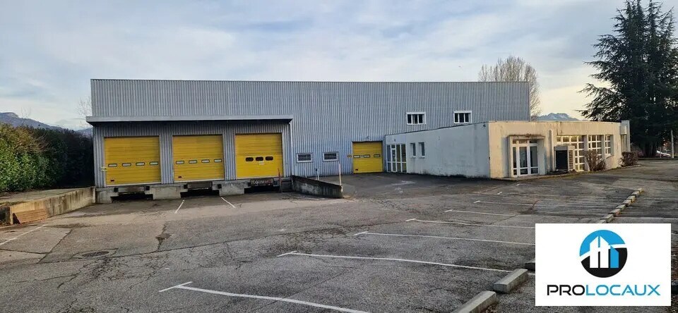 Flex in Annecy for lease Building Photo- Image 1 of 13