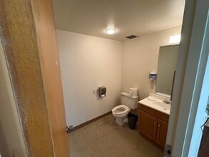 127 Gaither Dr, Mount Laurel, NJ for lease Interior Photo- Image 1 of 6