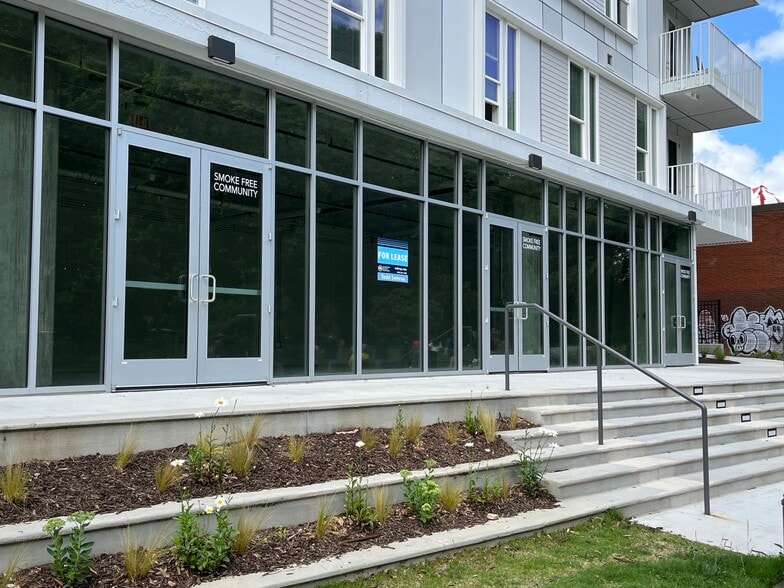 872 Memorial Dr, Atlanta, GA for lease - Building Photo - Image 3 of 7