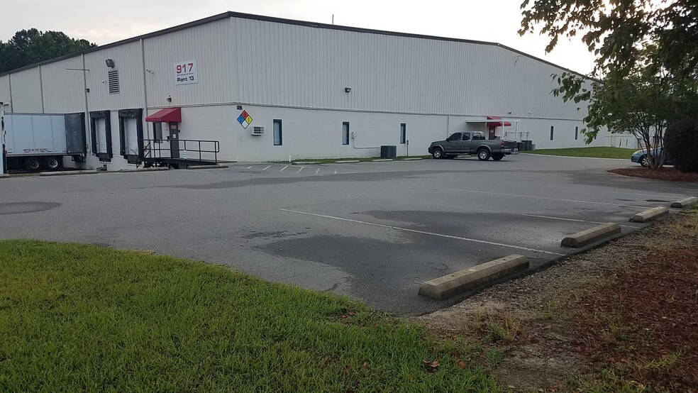 917 J R Industrial Dr, Sanford, NC for lease - Primary Photo - Image 1 of 9
