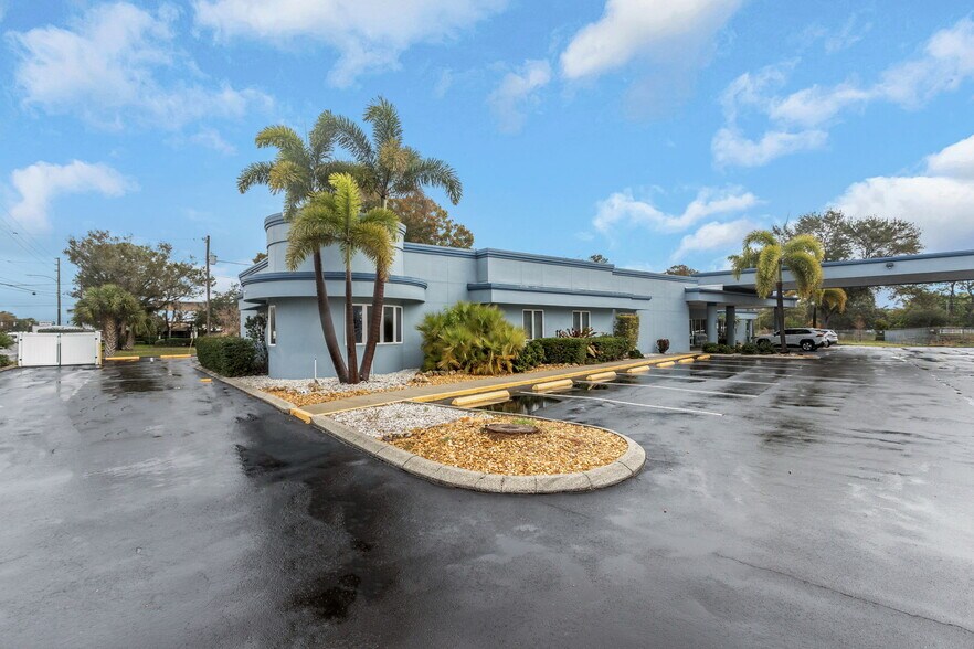 7641 66th St N, Pinellas Park, FL à vendre - Photo du bâtiment - Image 2 de 71