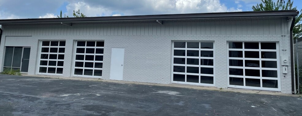 1419 Woodmont Ln NW, Atlanta, GA for lease - Primary Photo - Image 1 of 3