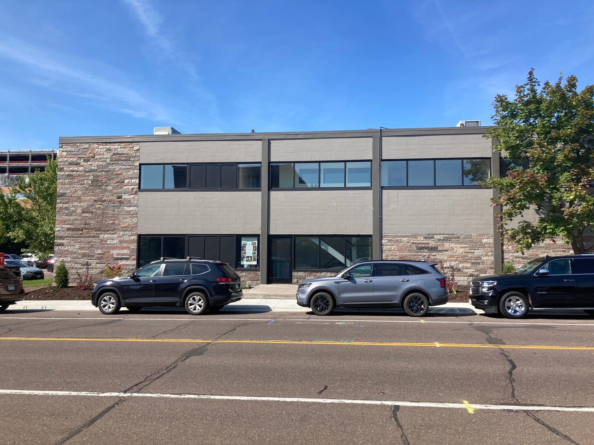 1105 E Superior St, Duluth, MN for lease Building Photo- Image 1 of 27
