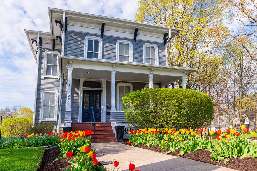 223 E State St, Geneva, IL for sale - Building Photo - Image 2 of 51