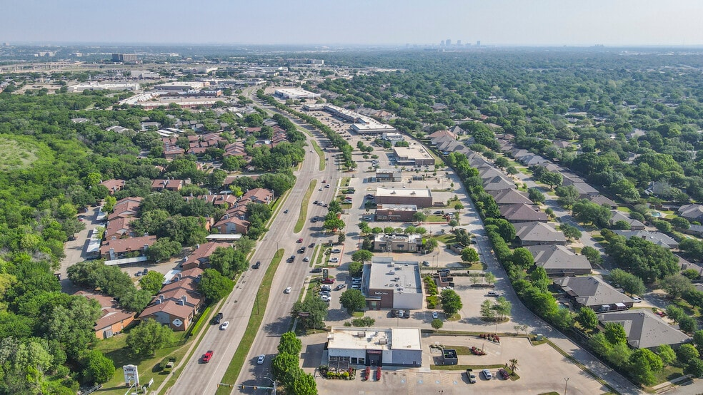 5731-5737 Hulen St, Fort Worth, TX for lease - Building Photo - Image 2 of 6