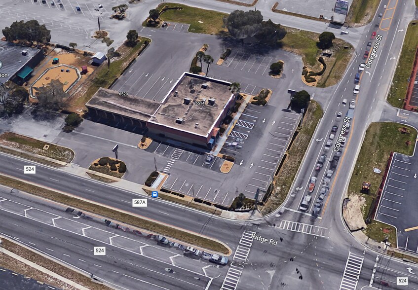 6514 Ridge Rd, Port Richey, FL à louer - Photo du bâtiment - Image 2 de 4
