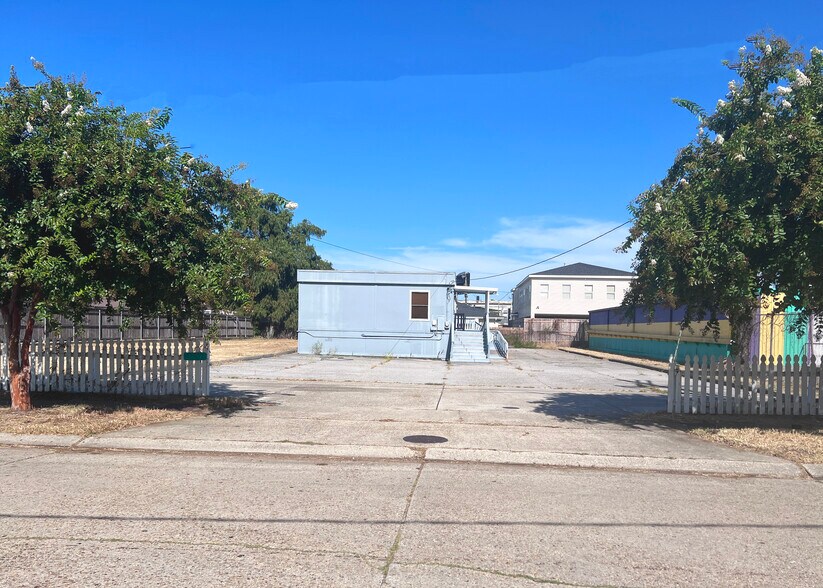 2701 N Hullen St, Metairie, LA à vendre - Photo du bâtiment - Image 2 de 3