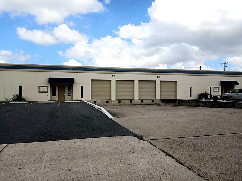 1920 N Loop 499, Harlingen, TX for lease - Building Photo - Image 3 of 8