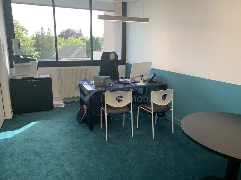 Office in Melun for sale - Interior Photo - Image 2 of 9