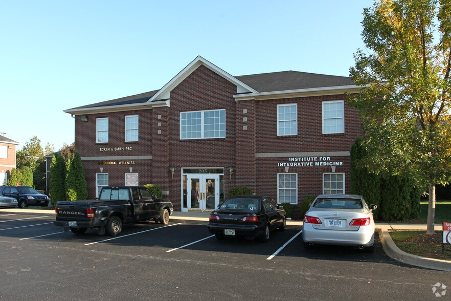 205 Townepark Cir, Louisville, KY à vendre - Photo du bâtiment - Image 2 de 2