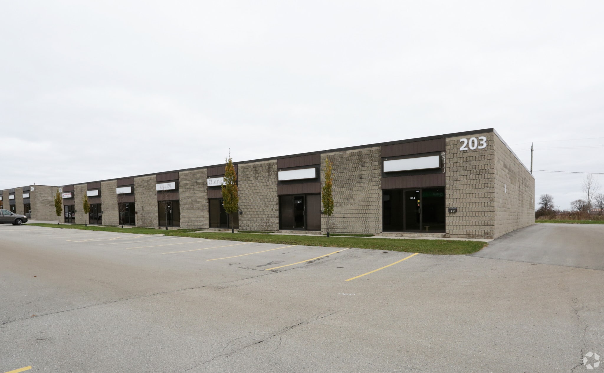 203 Exeter Rd, London, ON for sale Primary Photo- Image 1 of 1